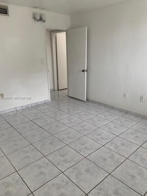 Active With Contract: $2,300 (2 beds, 2 baths, 1005 Square Feet)