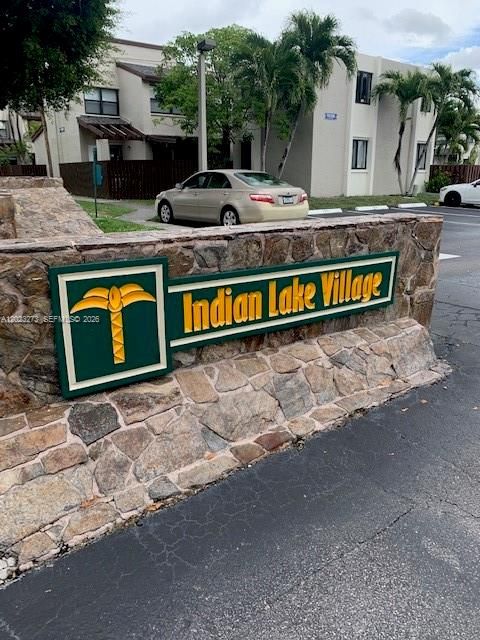 Active With Contract: $2,300 (2 beds, 2 baths, 1005 Square Feet)