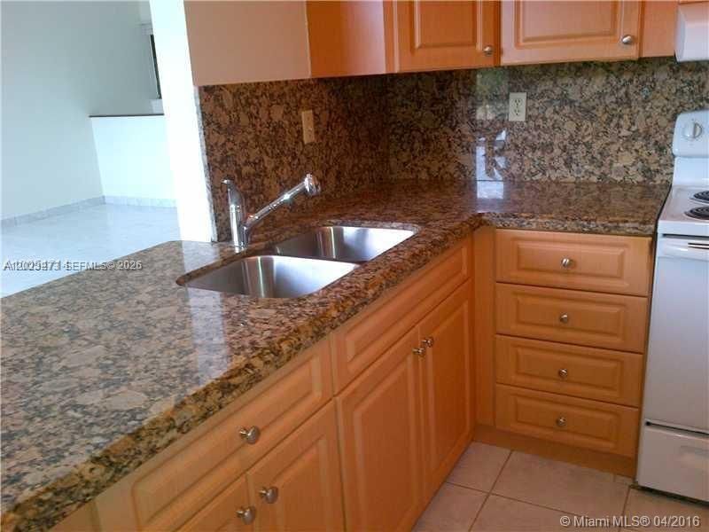Active With Contract: $2,300 (2 beds, 2 baths, 1005 Square Feet)