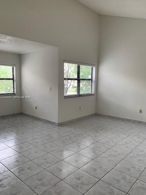 Active With Contract: $2,300 (2 beds, 2 baths, 1005 Square Feet)