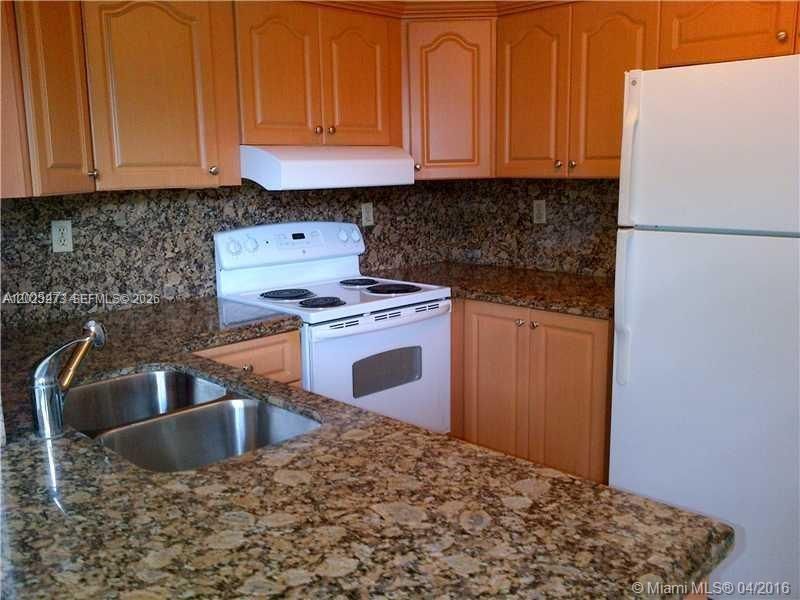 Active With Contract: $2,300 (2 beds, 2 baths, 1005 Square Feet)