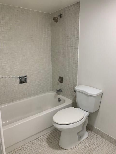 Active With Contract: $2,300 (2 beds, 2 baths, 1005 Square Feet)