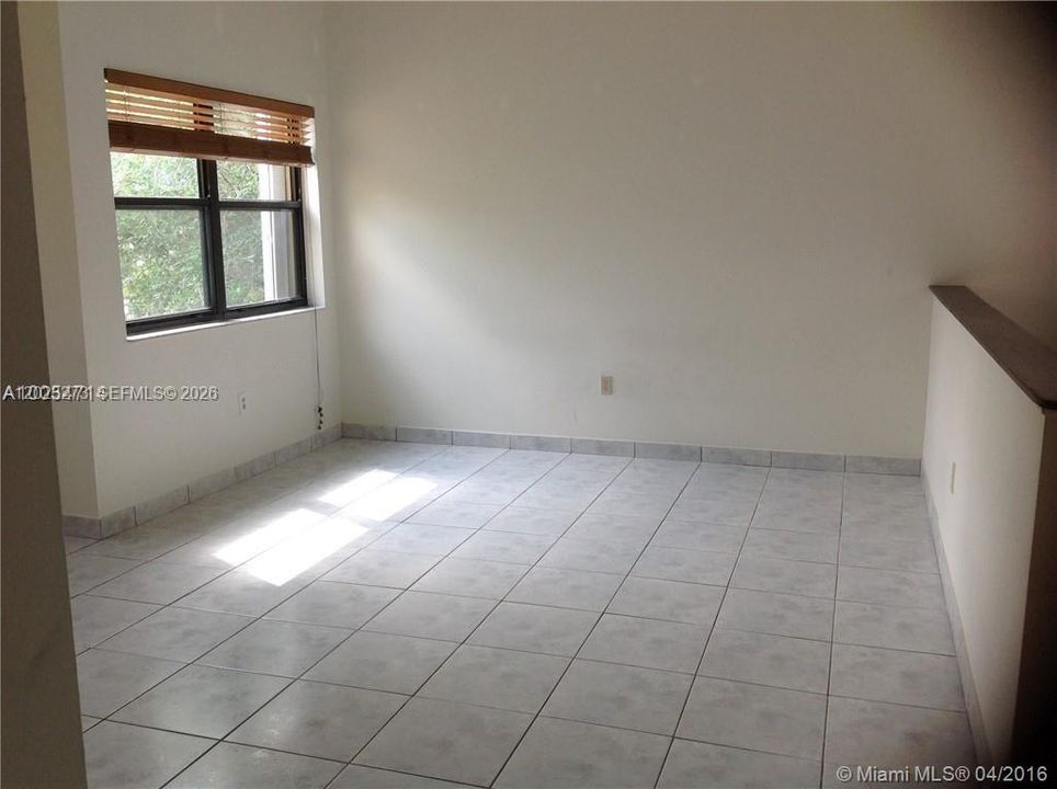 Active With Contract: $2,300 (2 beds, 2 baths, 1005 Square Feet)