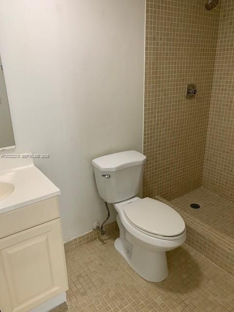 Active With Contract: $2,300 (2 beds, 2 baths, 1005 Square Feet)