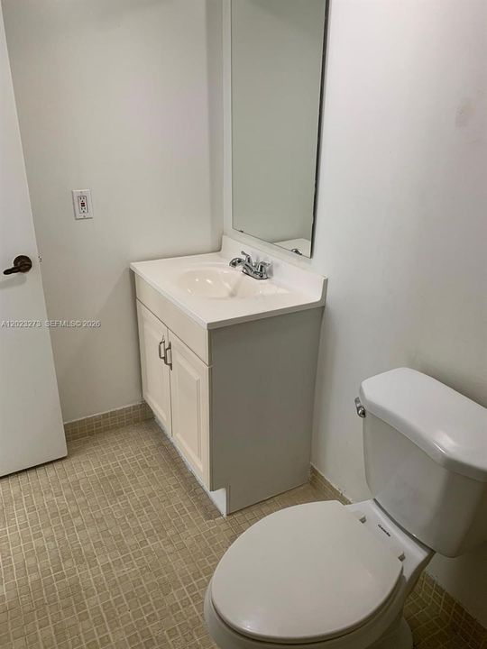 Active With Contract: $2,300 (2 beds, 2 baths, 1005 Square Feet)