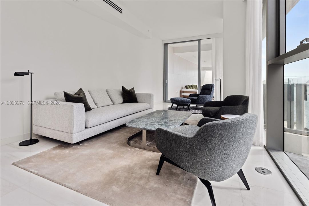 В аренду: $15,500 (2 спален, 2 ванн, 1582 Квадратных фут)