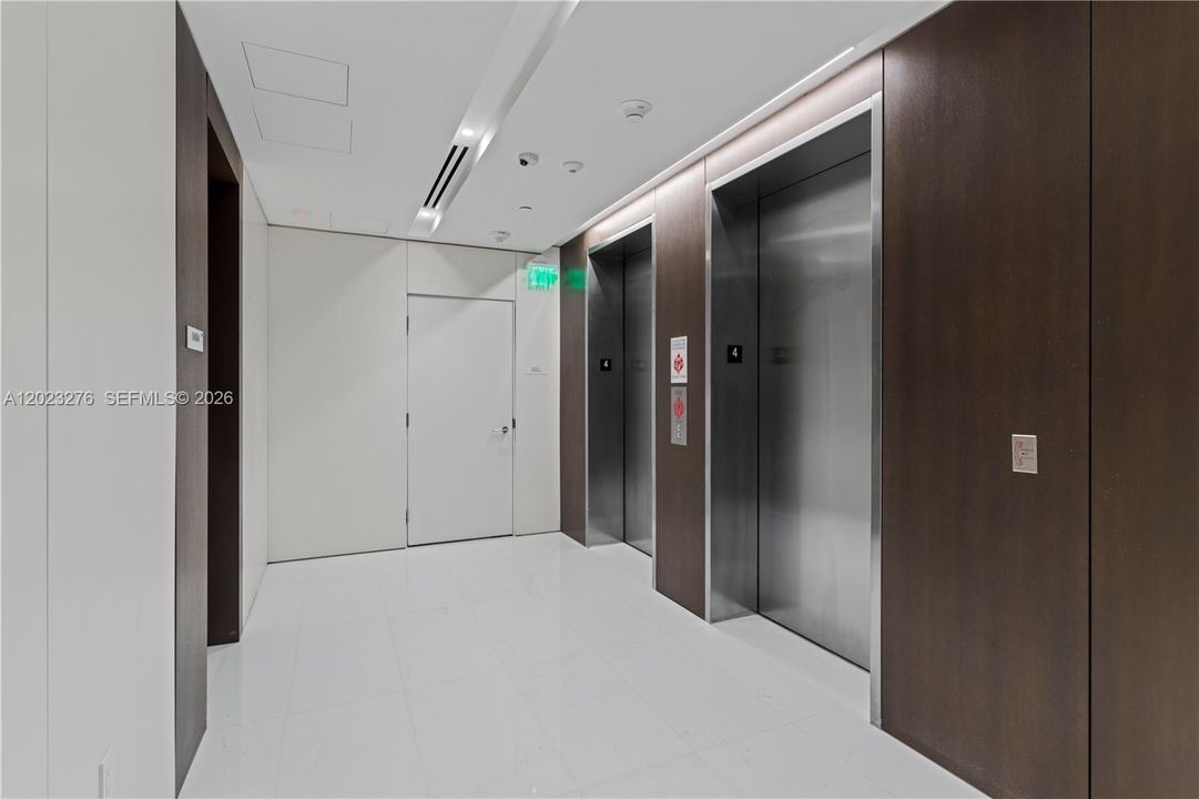 В аренду: $15,500 (2 спален, 2 ванн, 1582 Квадратных фут)
