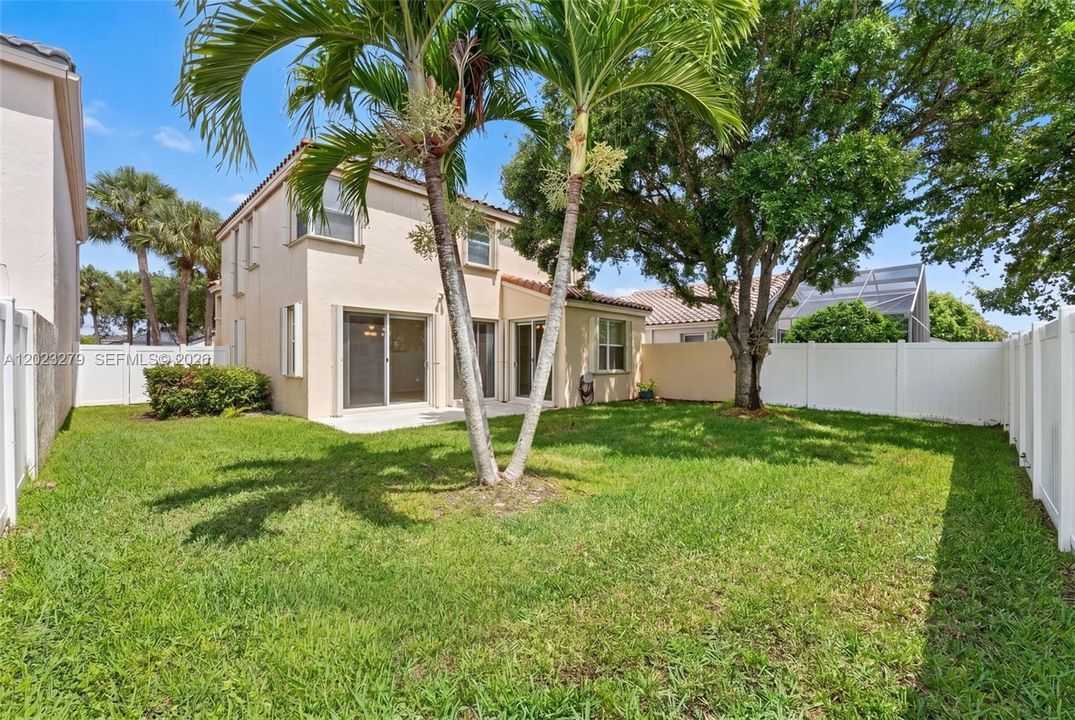 Activo con contrato: $635,000 (3 camas, 2 baños, 2062 Pies cuadrados)