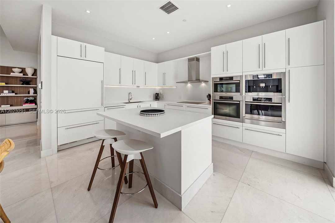 Activo con contrato: $2,790,000 (3 camas, 3 baños, 2065 Pies cuadrados)