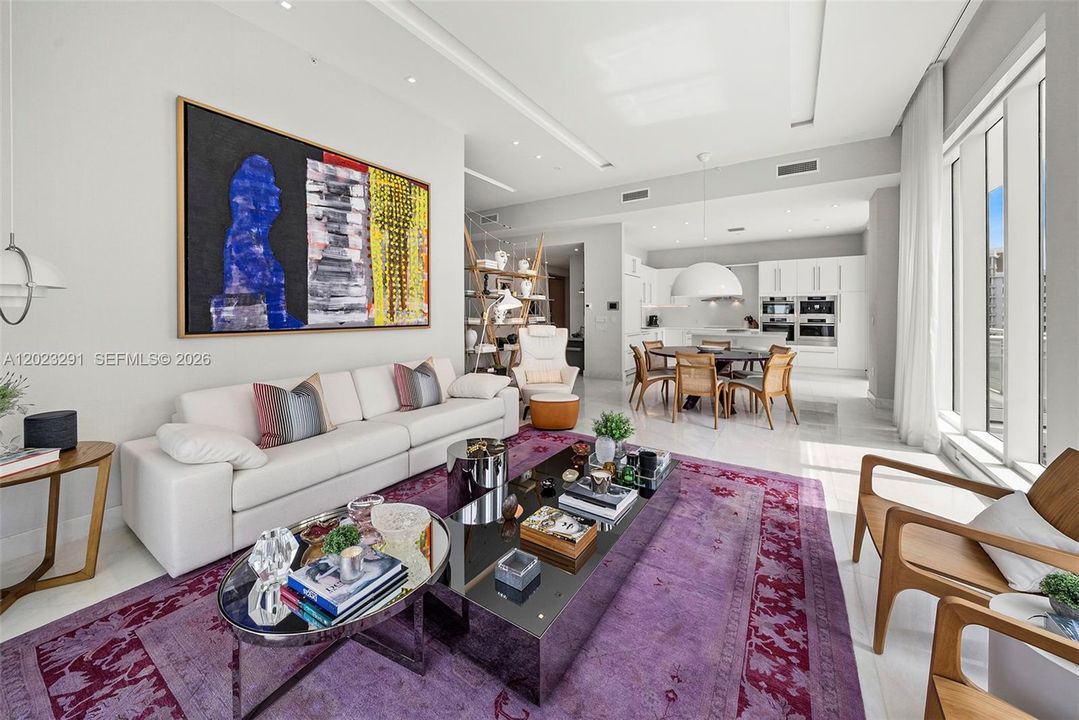 Activo con contrato: $2,790,000 (3 camas, 3 baños, 2065 Pies cuadrados)