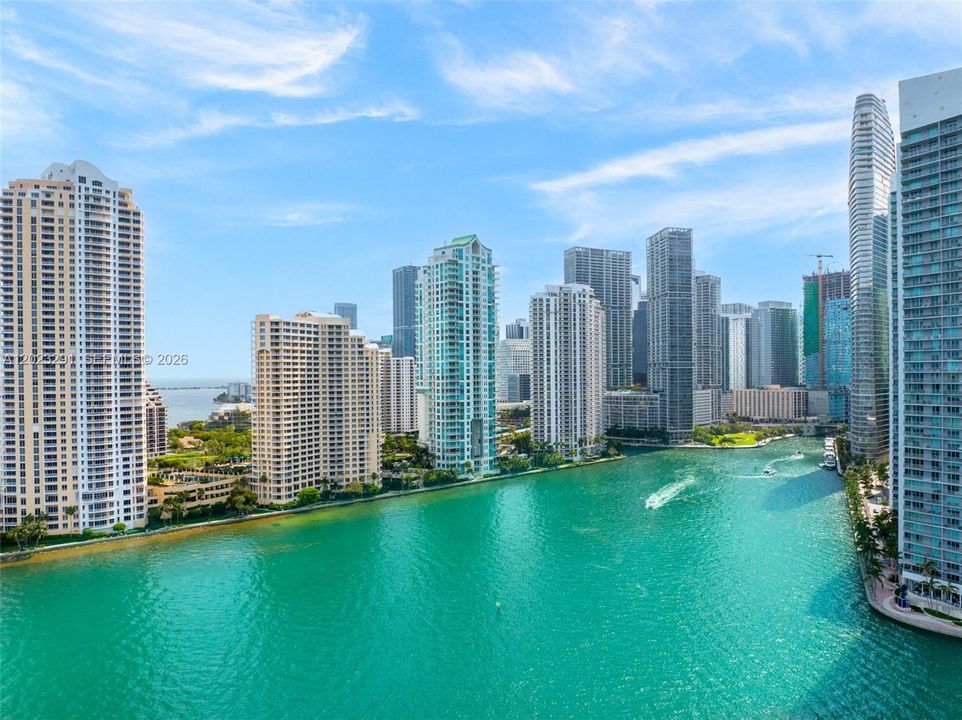 Activo con contrato: $2,790,000 (3 camas, 3 baños, 2065 Pies cuadrados)