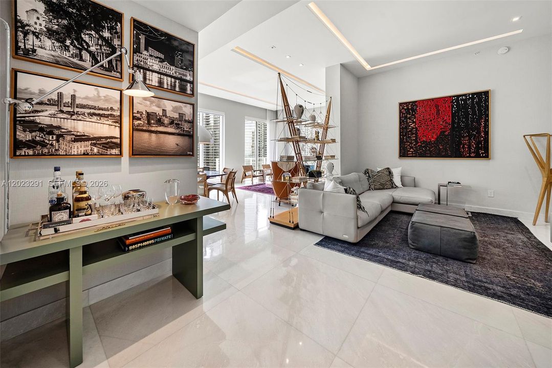 Activo con contrato: $2,790,000 (3 camas, 3 baños, 2065 Pies cuadrados)