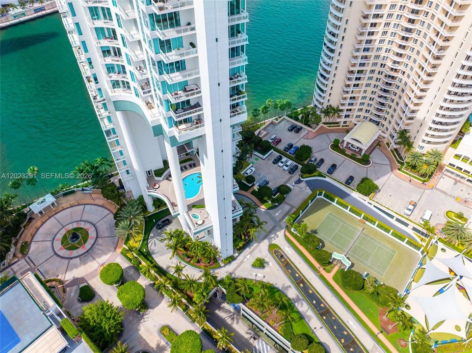 Activo con contrato: $2,790,000 (3 camas, 3 baños, 2065 Pies cuadrados)