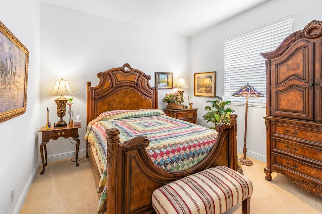 4989 SW Saint Creek Drive-15