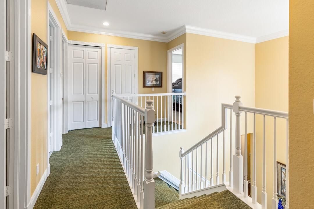 4989 SW Saint Creek Drive-16