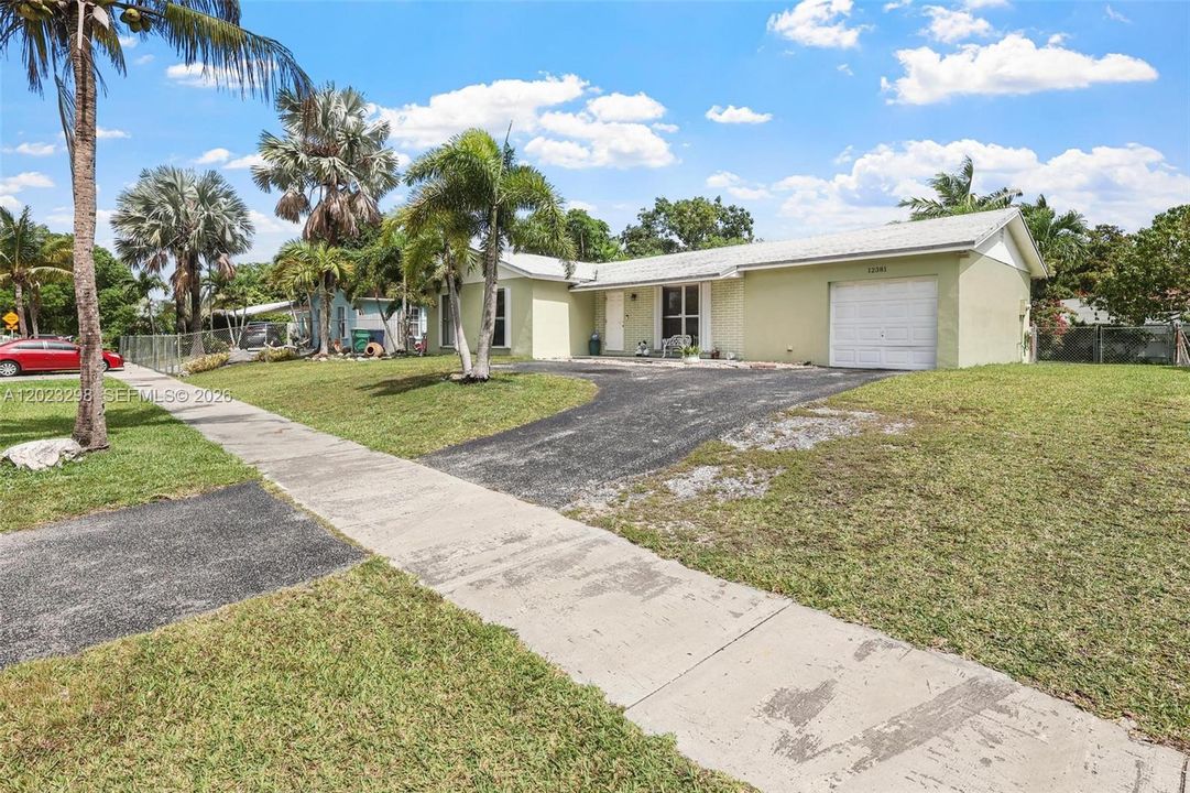 Activo con contrato: $450,000 (3 camas, 2 baños, 1334 Pies cuadrados)