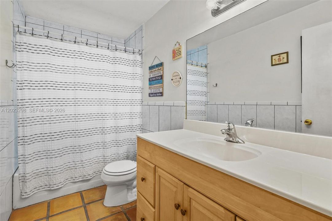 Activo con contrato: $450,000 (3 camas, 2 baños, 1334 Pies cuadrados)