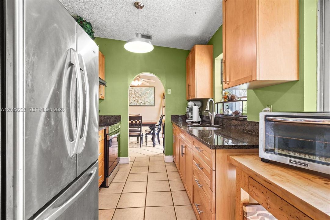 Activo con contrato: $450,000 (3 camas, 2 baños, 1334 Pies cuadrados)