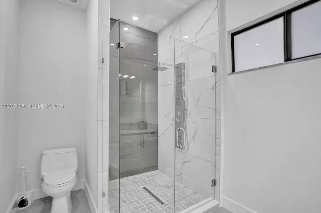 В аренду: $8,495 (5 спален, 2 ванн, 2188 Квадратных фут)