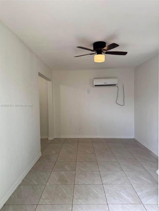 For Rent: $1,150 (1 beds, 1 baths, 1634 Square Feet)