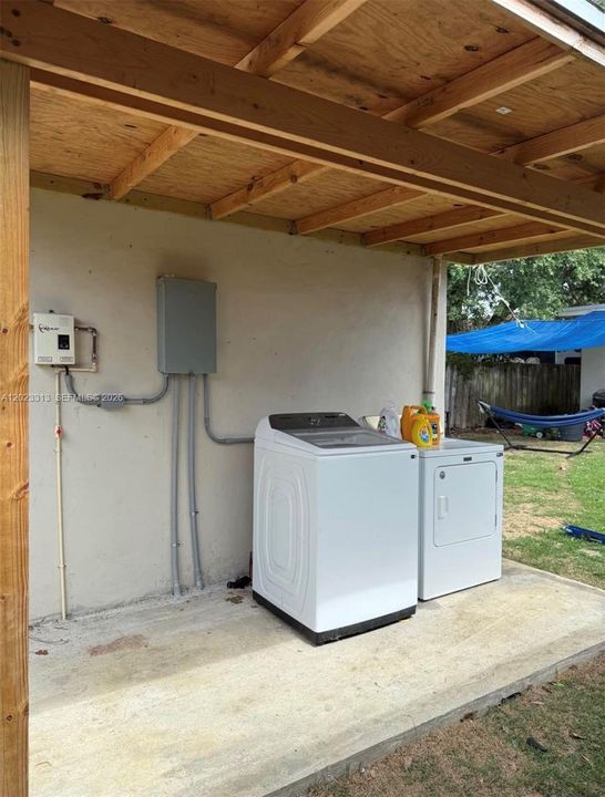 For Rent: $1,150 (1 beds, 1 baths, 1634 Square Feet)