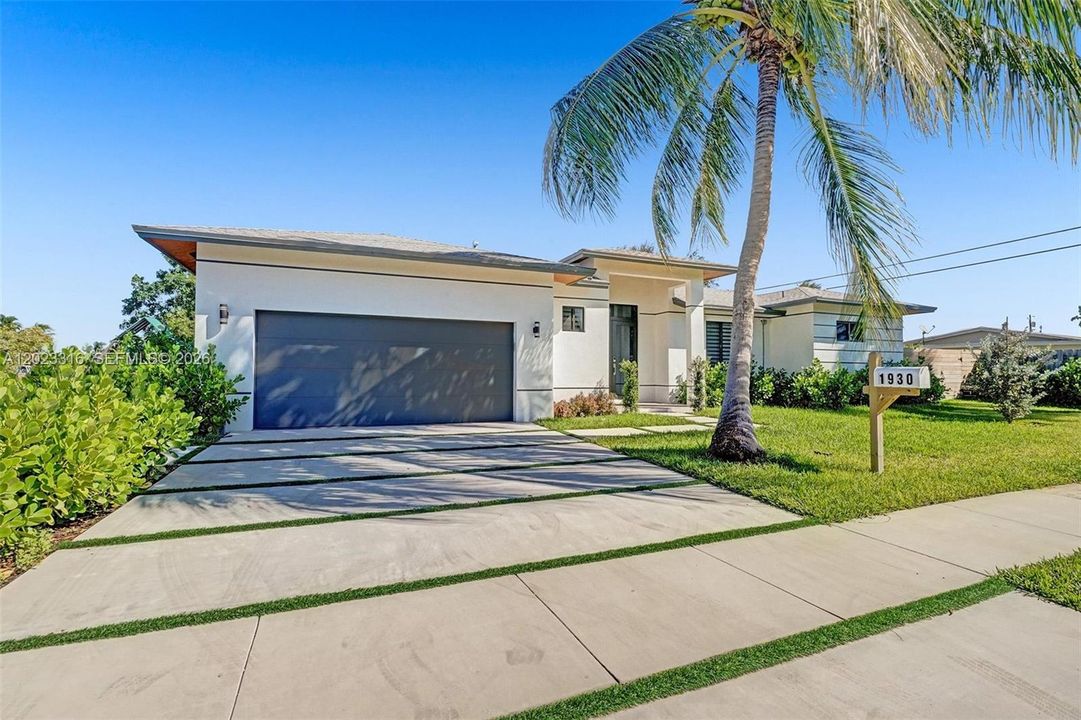 For Sale: $1,249,000 (5 beds, 2 baths, 2188 Square Feet)