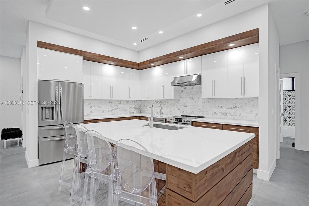 For Sale: $1,249,000 (5 beds, 2 baths, 2188 Square Feet)