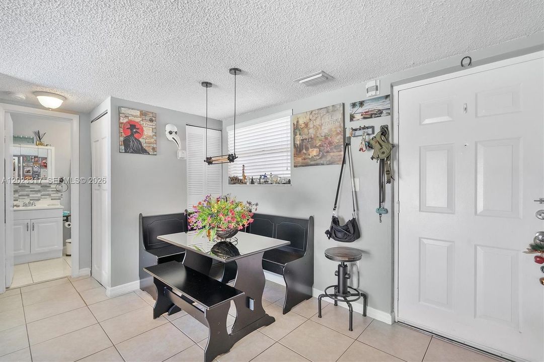 For Sale: $211,500 (1 beds, 1 baths, 680 Square Feet)