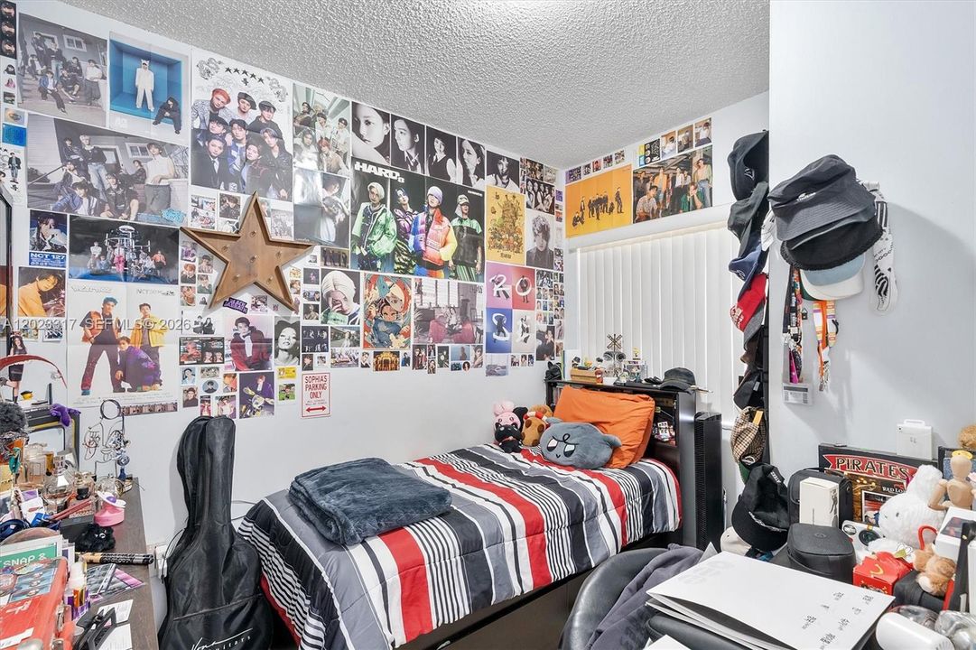 For Sale: $211,500 (1 beds, 1 baths, 680 Square Feet)