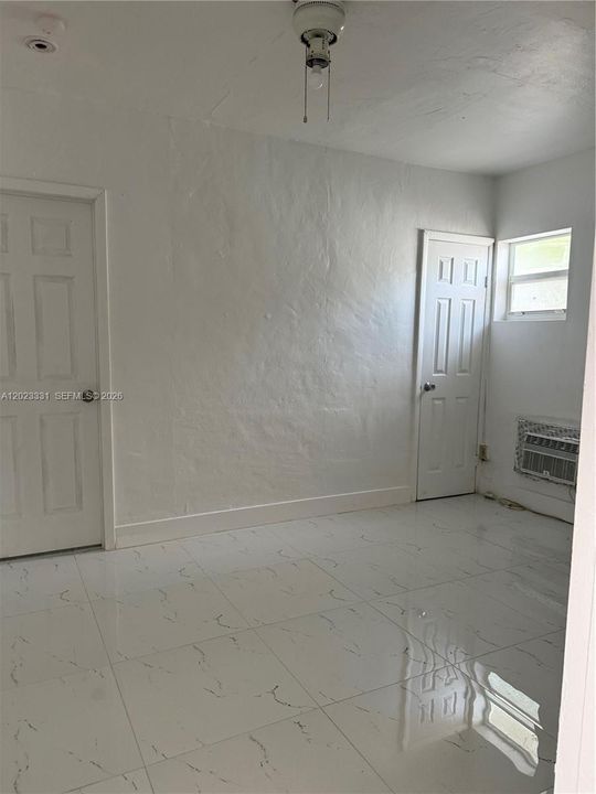 En Renta: $1,595 (1 camas, 1 baños, 4124 Pies cuadrados)