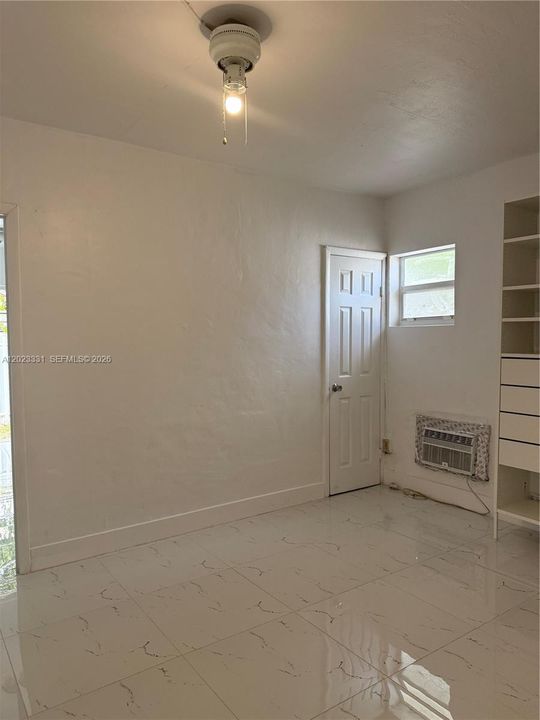 En Renta: $1,595 (1 camas, 1 baños, 4124 Pies cuadrados)