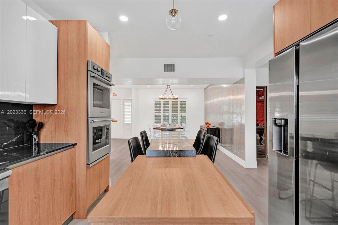 В аренду: $12,795 (6 спален, 4 ванн, 3612 Квадратных фут)