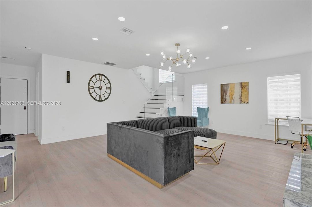 В аренду: $12,795 (6 спален, 4 ванн, 3612 Квадратных фут)