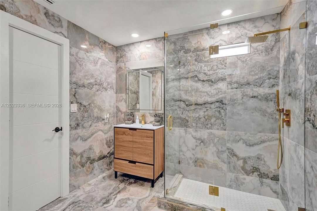 В аренду: $12,795 (6 спален, 4 ванн, 3612 Квадратных фут)