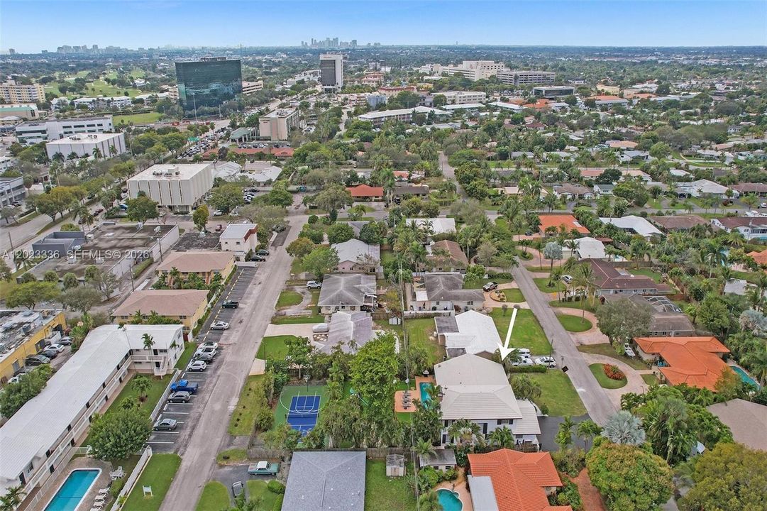 В аренду: $12,795 (6 спален, 4 ванн, 3612 Квадратных фут)