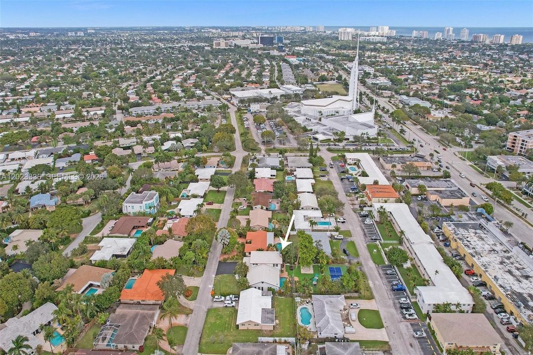 В аренду: $12,795 (6 спален, 4 ванн, 3612 Квадратных фут)