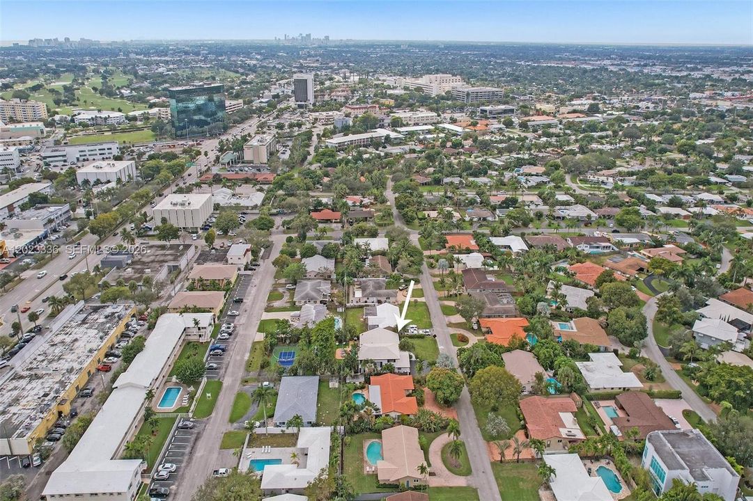 В аренду: $12,795 (6 спален, 4 ванн, 3612 Квадратных фут)