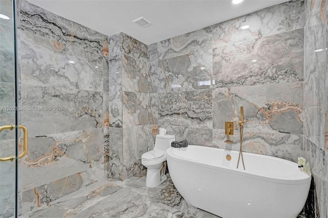 В аренду: $12,795 (6 спален, 4 ванн, 3612 Квадратных фут)