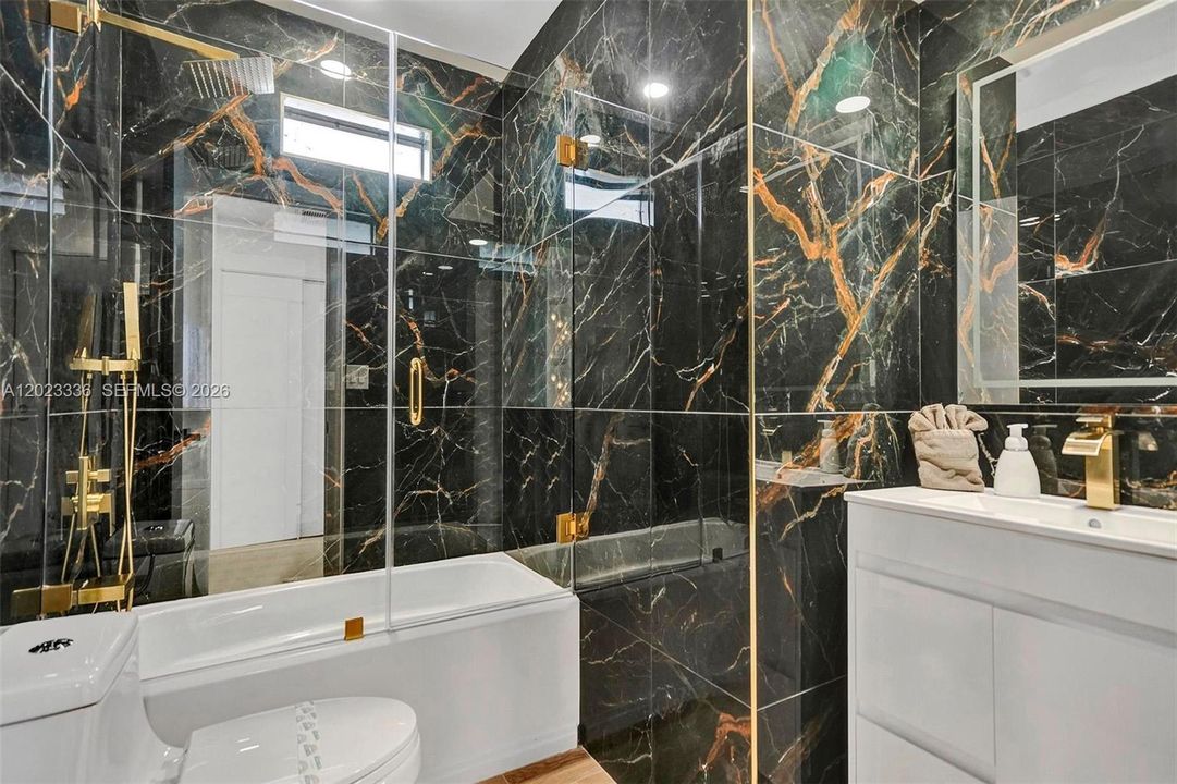 В аренду: $12,795 (6 спален, 4 ванн, 3612 Квадратных фут)