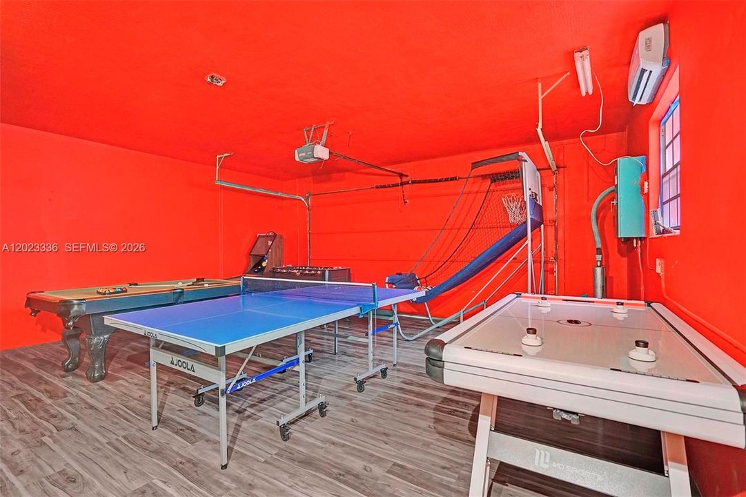 В аренду: $12,795 (6 спален, 4 ванн, 3612 Квадратных фут)