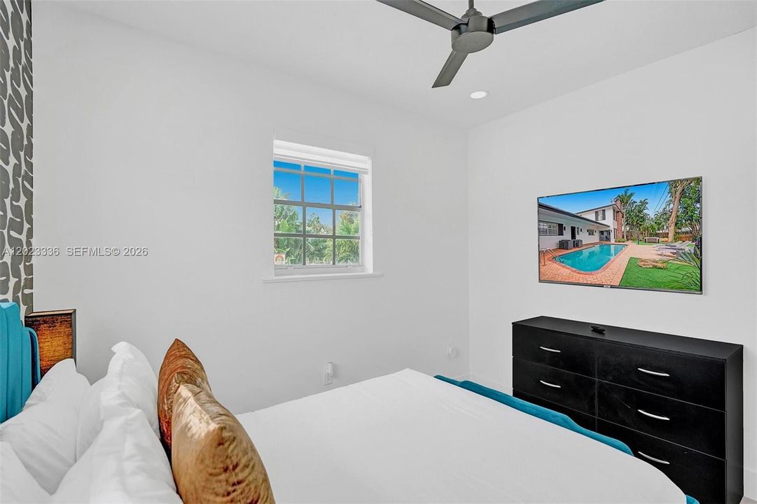 В аренду: $12,795 (6 спален, 4 ванн, 3612 Квадратных фут)