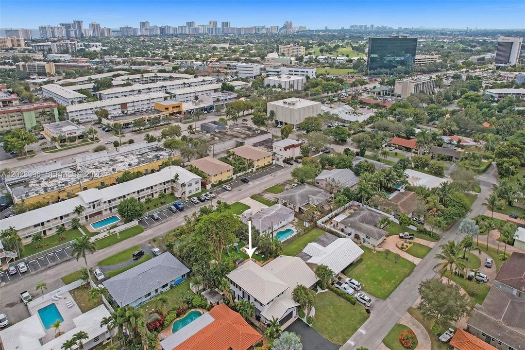 В аренду: $12,795 (6 спален, 4 ванн, 3612 Квадратных фут)