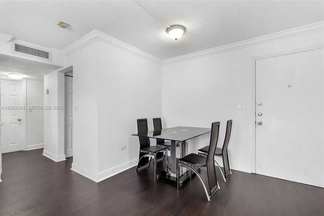 For Sale: $243,500 (2 beds, 2 baths, 763 Square Feet)