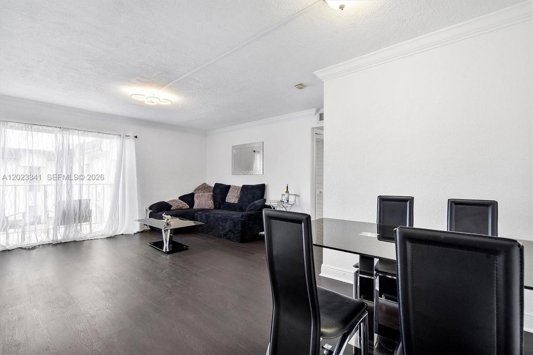 For Sale: $243,500 (2 beds, 2 baths, 763 Square Feet)