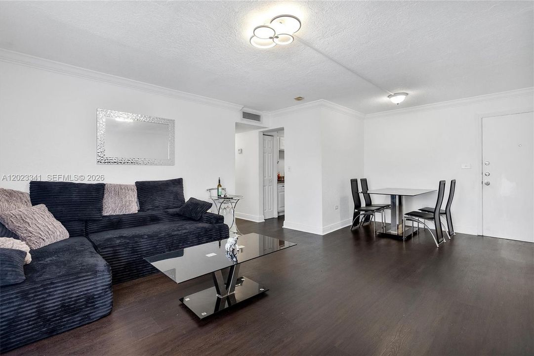For Sale: $243,500 (2 beds, 2 baths, 763 Square Feet)