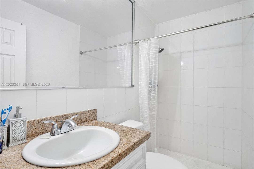 For Sale: $243,500 (2 beds, 2 baths, 763 Square Feet)