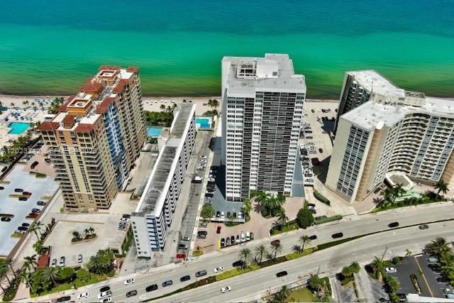 For Sale: $579,000 (2 beds, 2 baths, 1222 Square Feet)