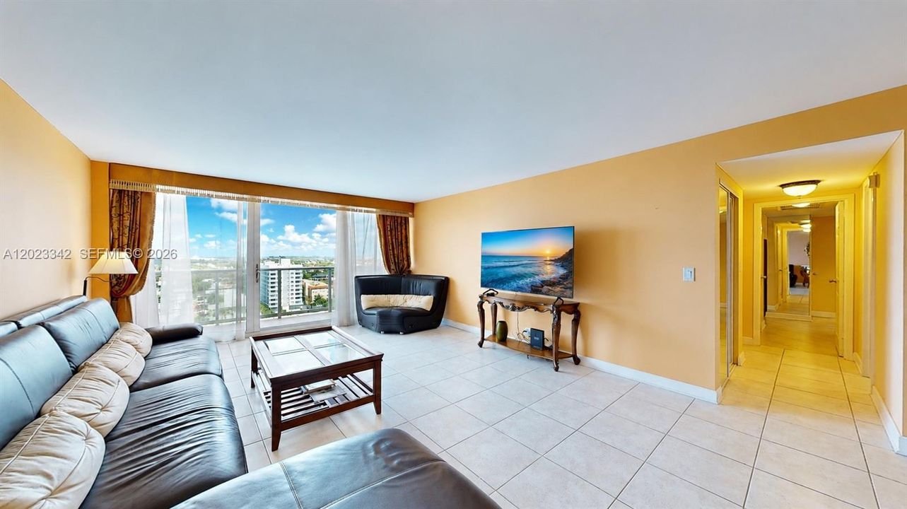 For Sale: $579,000 (2 beds, 2 baths, 1222 Square Feet)