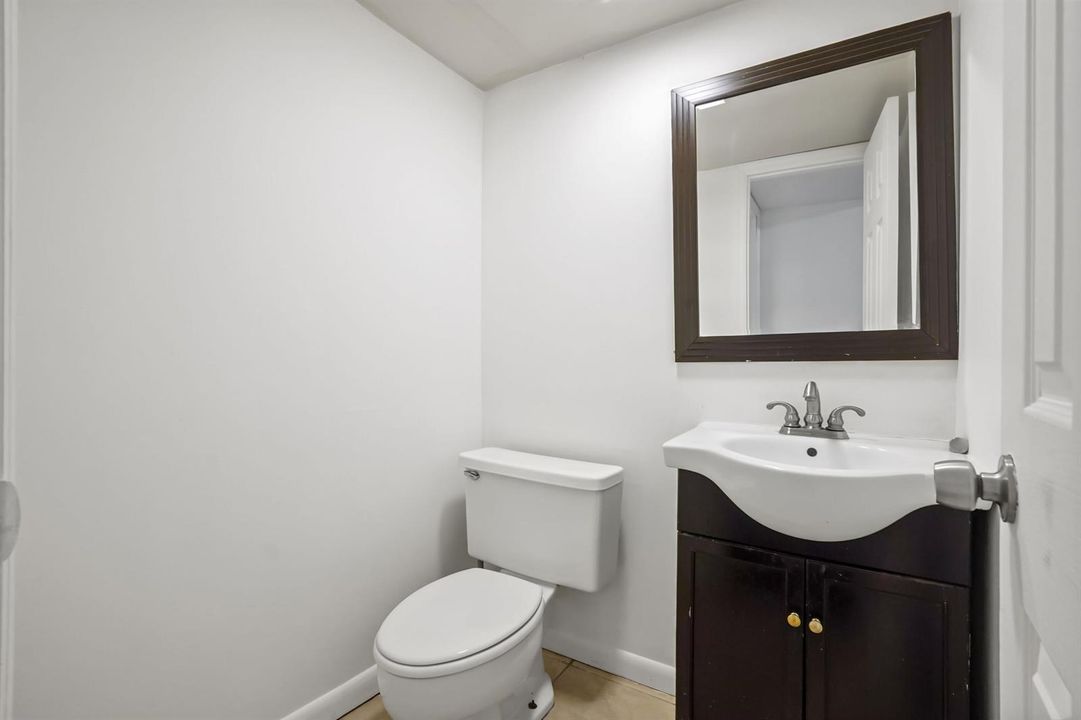 15 bathroom 01