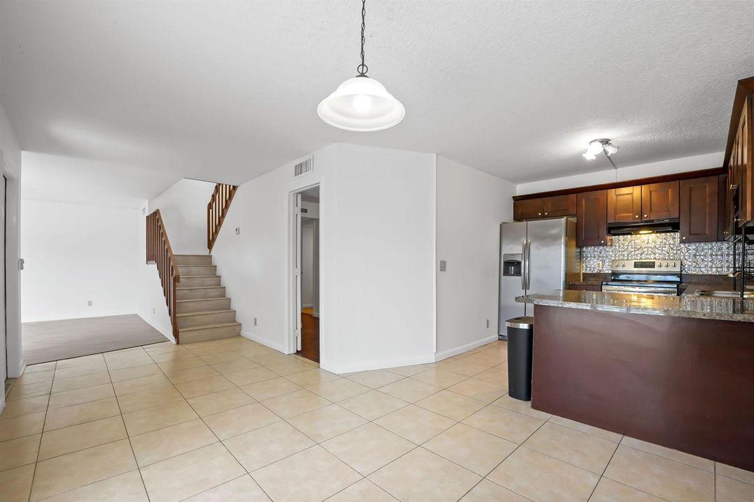 06 dining room 01